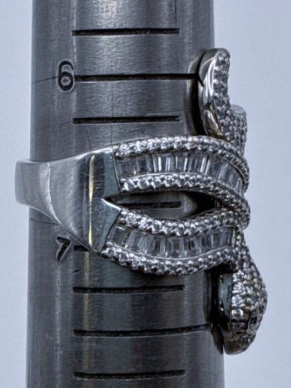 925 Sterling Silver Wrap Around Finger w Sparkling CZ's Statement Ring 6.75 - Picture 4 of 6
